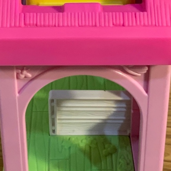 Fisher Price/Little People Stables - Picture 3 of 14